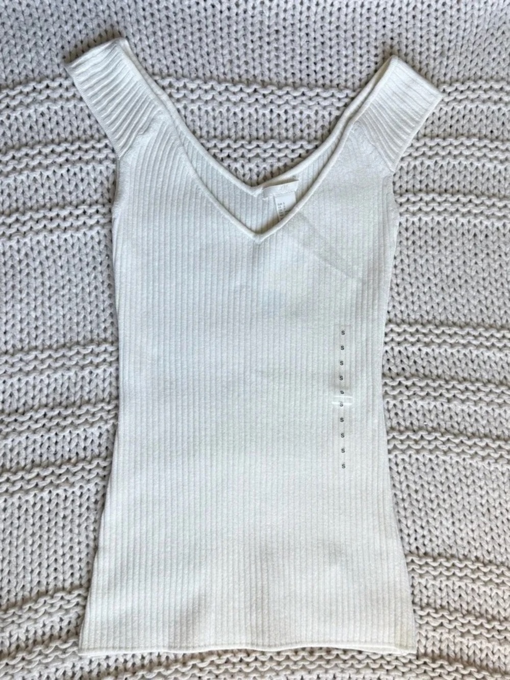 Ribbed V-Neck Tank Top in White